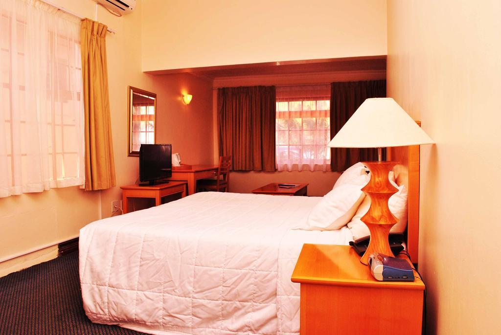 The George Hotel Manzini Exterior foto